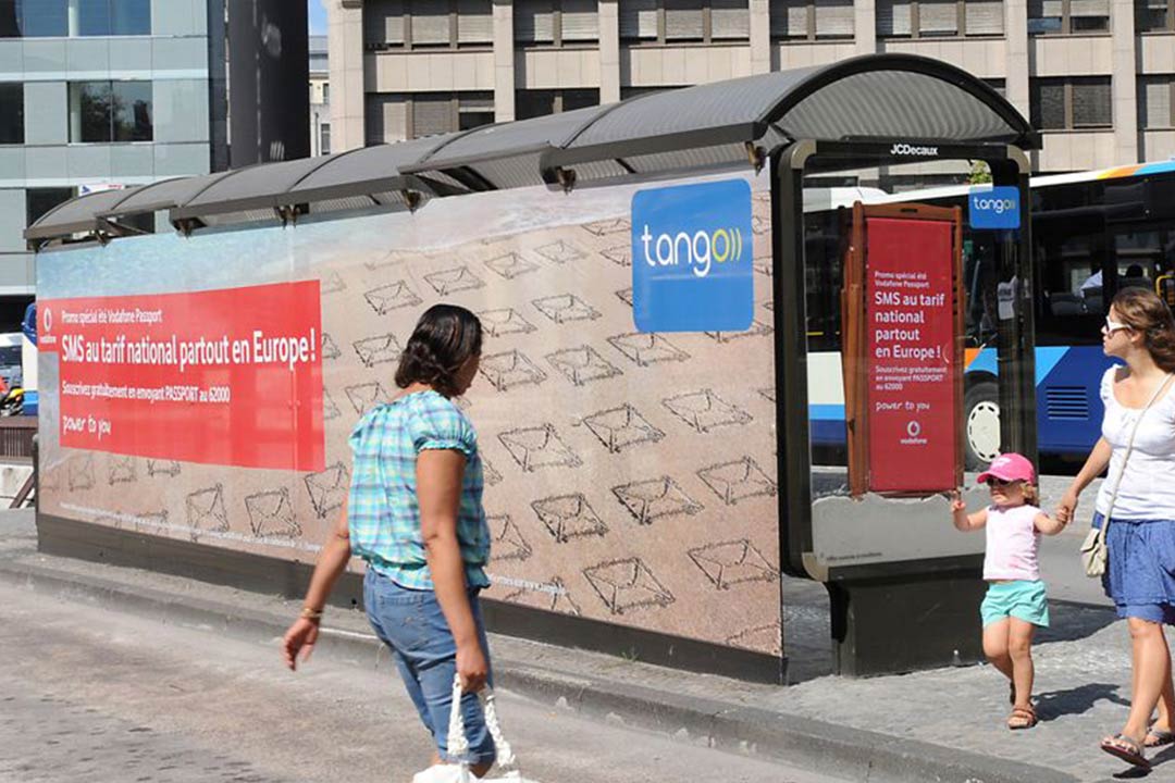 Gatien Gregori, Gatien, Design graphique, Tango Vodafone, Tango Passport, Brandzoning place Hamilius, Free Lance Designer, Communication, Art director, Art Direction, Graphic Design, Graphic Designer Freelance, Tango, Poster, Advertising campaign